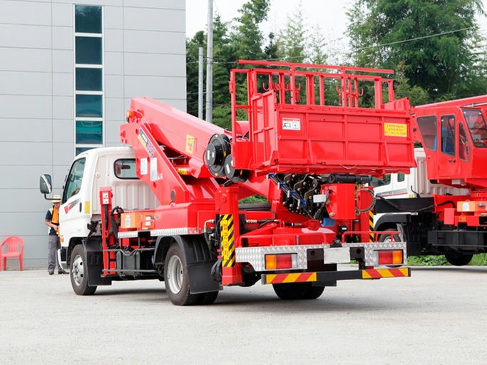 Автовышка АГП 36 метров Jinwoo 380 на базе Hyundai HD-120