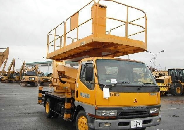 Автовышка АГП 17 м Tadano AT-155 на базе Mitsubishi