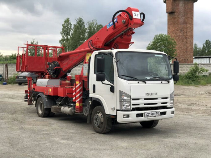 Автовышка АГП 42 метра Horyong 420A на базе Daewoo