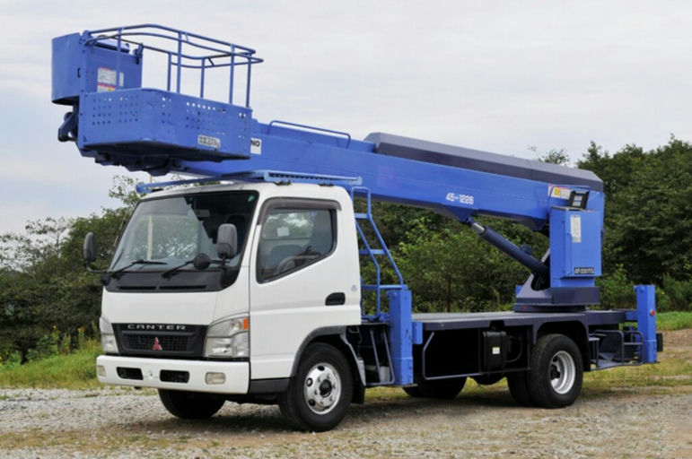 Автовышка Aichi SK-210 АГП 24 м на базе Mitsubishi Canter