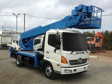 Автовышка АГП 28 м Hansin HS 2570 на базе Hino